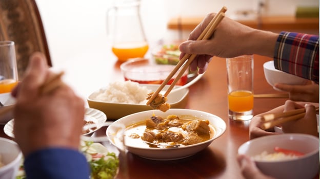 餐桌上的分寸/砚羽（牛汝莪）